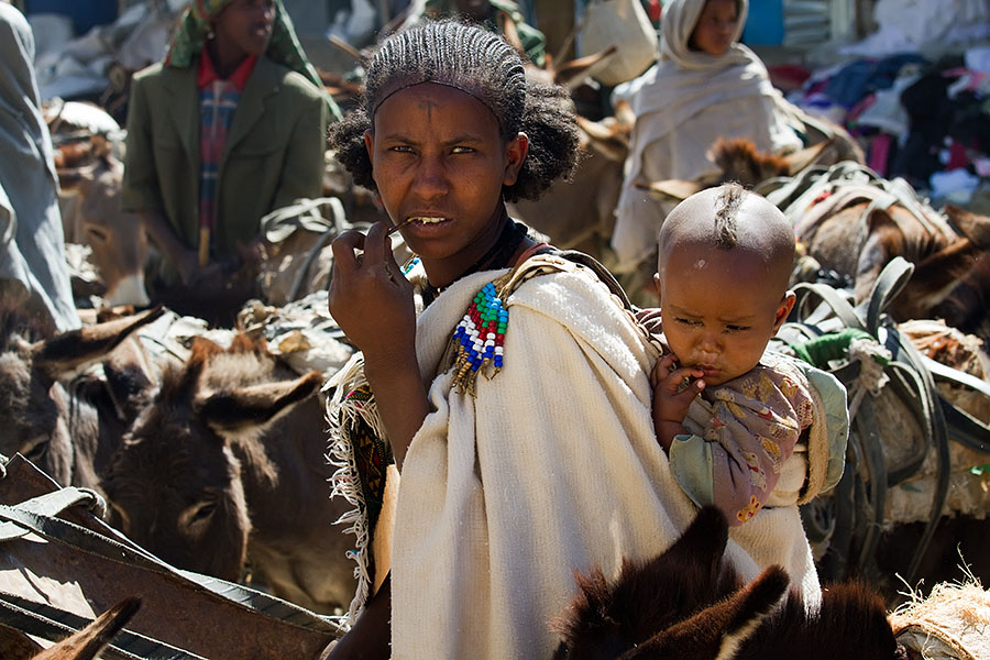 90   Tigre woman with child. Ethiopia